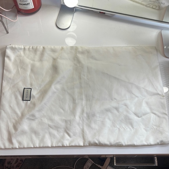 Silk white Gucci dust bag - Picture 1 of 5